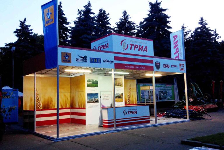 Pavilions for stores in shopping malls 8