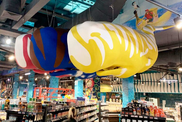 Customized sculptures for commercial exhibition