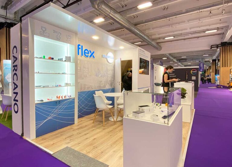 Messebauer in Paris Pharmapack 1