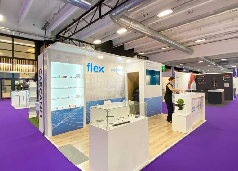 a stand builder in Paris 6